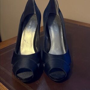 Nine West Classic Black Satin Peep Toe Heels Size 7 1/2
